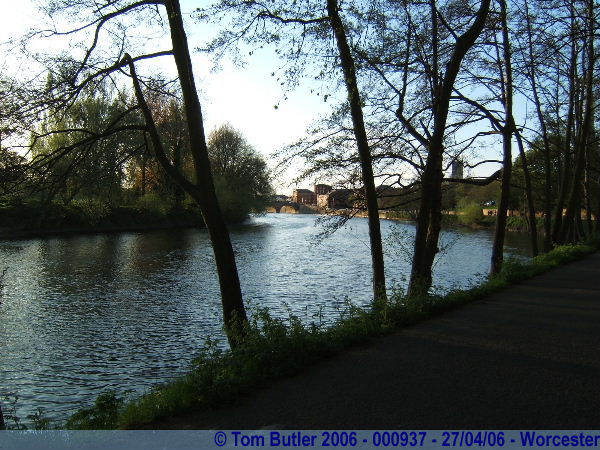 Photo ID: 000937, Looking along the Severn, Worcester, England