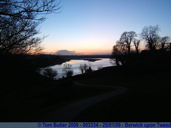 Photo ID: 003334, The Tweed at sunset, Berwick upon Tweed, England