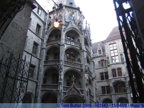 Photo ID: 003543, Inside the courtyard of the new town hall, Munich, Germany