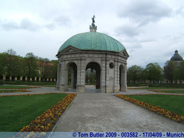 Photo ID: 003582, The Dianatemple in the Hofgarten, Munich, Germany