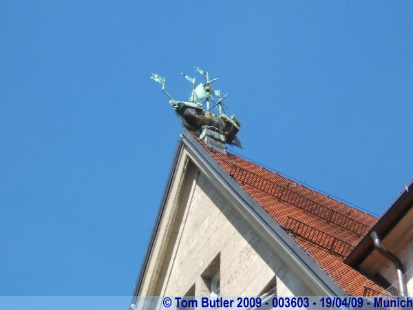Photo ID: 003603, Boats on the ridges of buildings on Neuhauserstrae, Munich, Germany