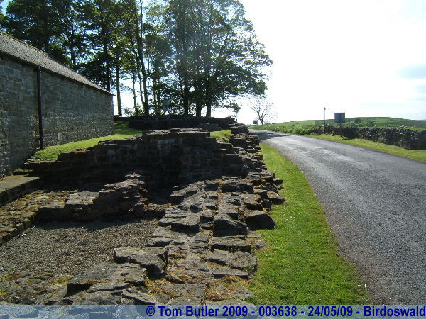 Photo ID: 003638, The wall at the edge of Birdoswald fort, Birdoswald, England