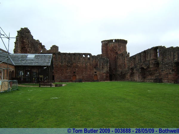 Photo ID: 003688, Looking across the courtyard, Bothwell, Scotland