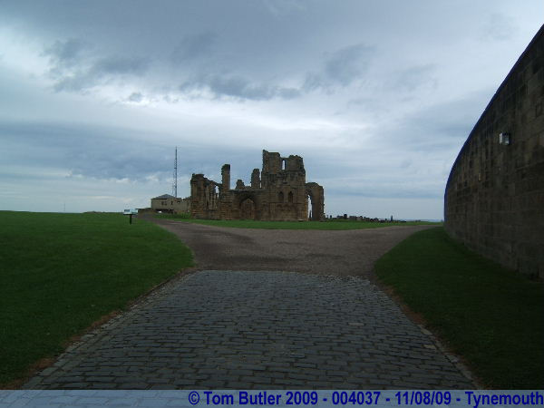 Photo ID: 004037, Looking towards the priory from the gatehouse of the castle, Tynemouth, England