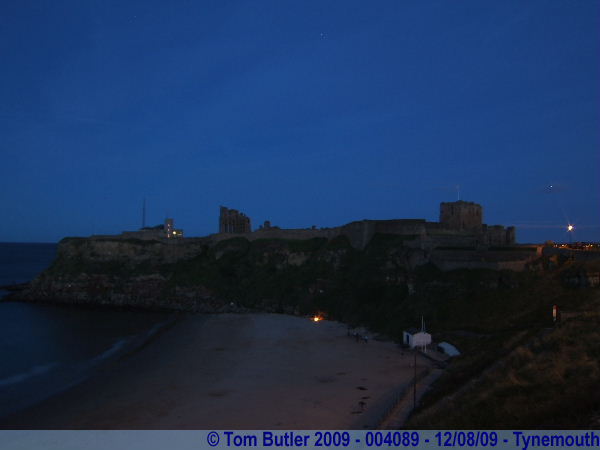 Photo ID: 004089, The ruins of the castle and priory at night, Tynemouth, England
