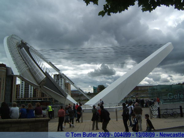 Photo ID: 004099, The millennium bridge, side on, Newcastle upon Tyne, England