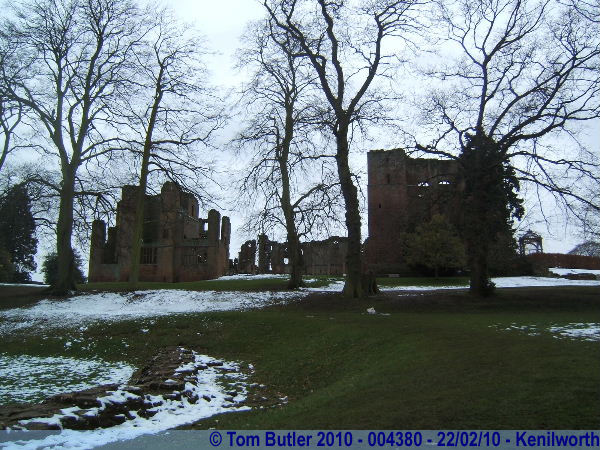 Photo ID: 004380, The ruins of Kenilworth Castle, Kenilworth, England