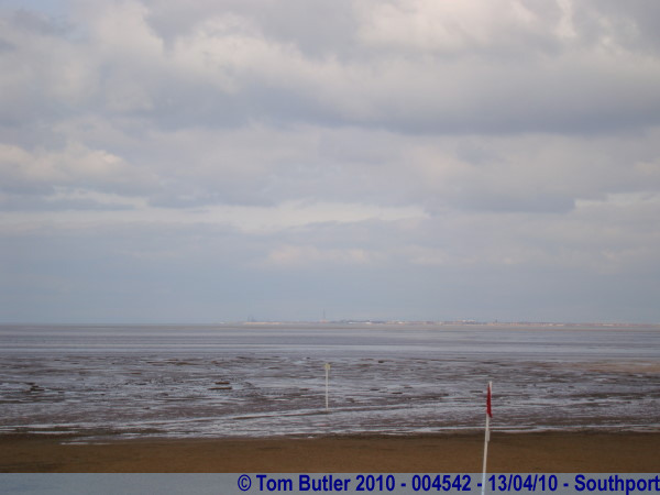 Photo ID: 004542, Looking up the coast from Southport to Blackpool, Southport, England