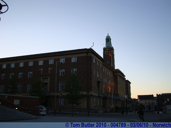 Photo ID: 004789, The lights start to come on on City Hall, Norwich, England