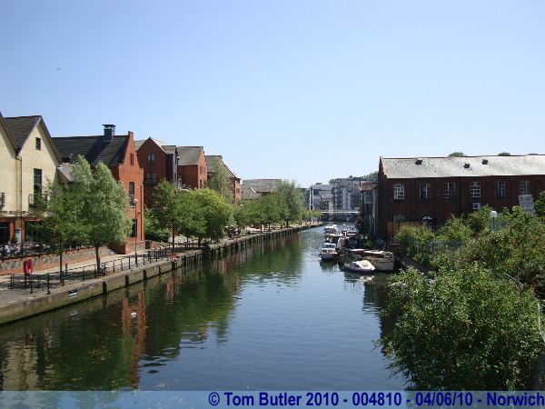 Photo ID: 004810, Looking down the Wensum from the Friendship bridge, Norwich, England