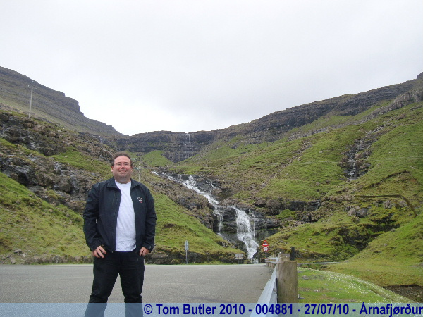 Photo ID: 004881, Between the hills, rnafjrur, Faroe Islands