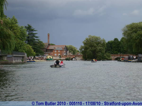 Photo ID: 005110, The skies start to turn menacing as we approach Bridgefoot, Stratford-upon-Avon, England