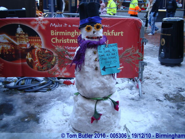 Photo ID: 005306, Salesmanship takes on the snow, Birmingham, England