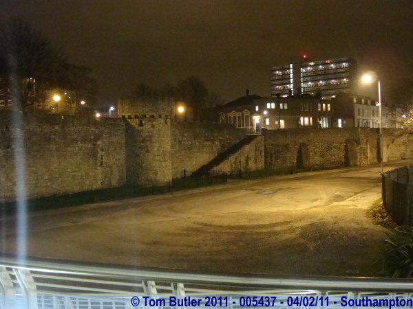 Photo ID: 005437, Approaching the city walls, Southampton, England