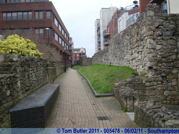 Photo ID: 005478, Looking north up the eastern walls, Southampton, England