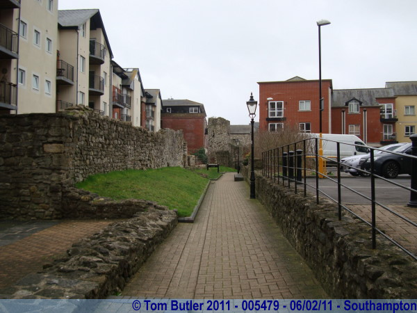 Photo ID: 005479, Looking along the eastern walls, Southampton, England