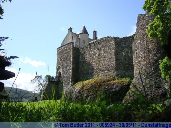 Photo ID: 005924, Looking up to Dunstaffnage Castle, Dunstaffnage, Scotland