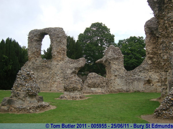 Photo ID: 005955, In the ruins, Bury St Edmunds, England