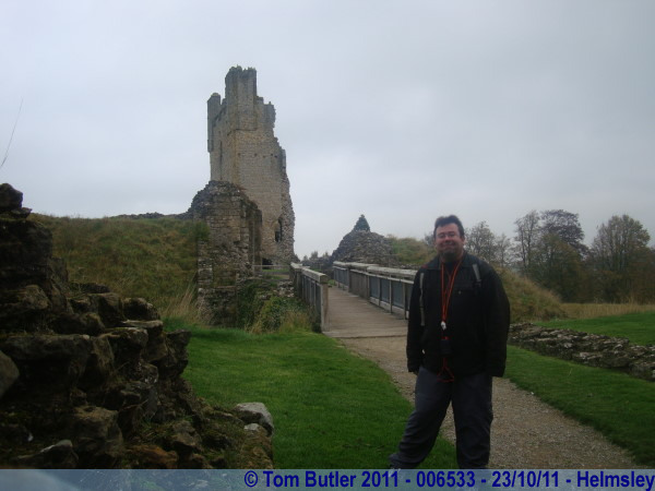 Photo ID: 006533, Inside the gate house ruins, Helmsley, England