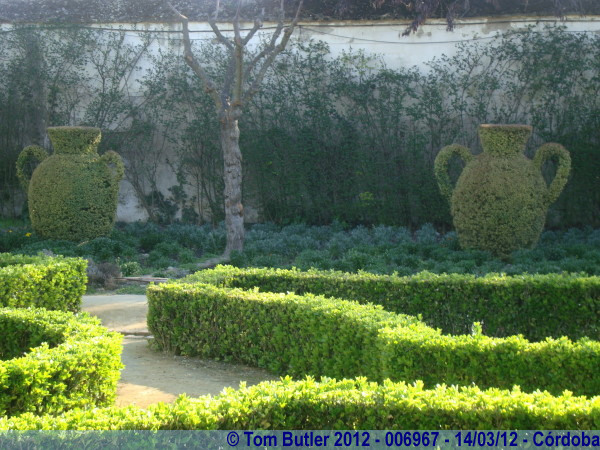 Photo ID: 006967, Topiary jugs, Crdoba, Spain