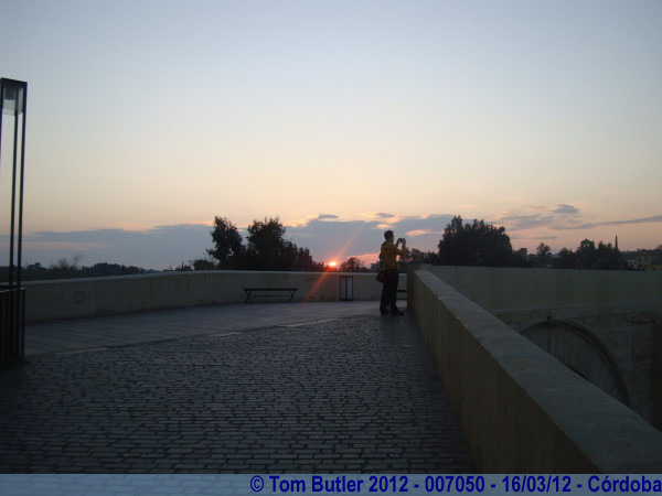 Photo ID: 007050, The sun sets behind the Roman Bridge, Crdoba, Spain