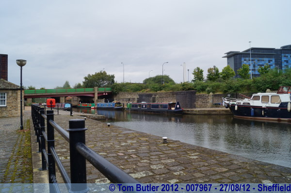 Photo ID: 007967, Looking along the canal, Sheffield, England