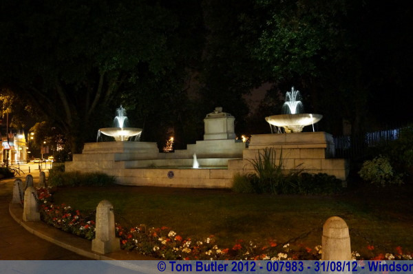 Photo ID: 007983, George V memorial fountain, Windsor, England