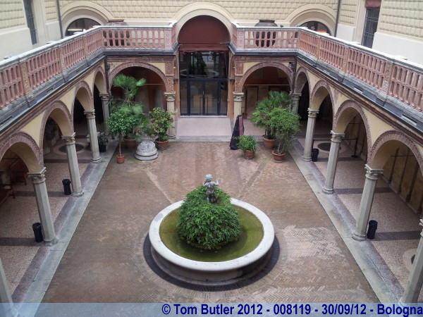 Photo ID: 008119, The courtyard, Bologna, Italy