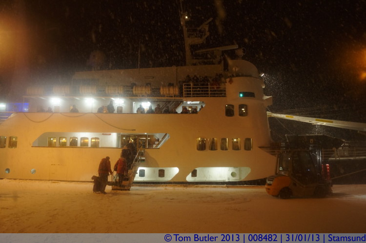 Photo ID: 008482, Boarding in a snow storm, Stamsund, Norway