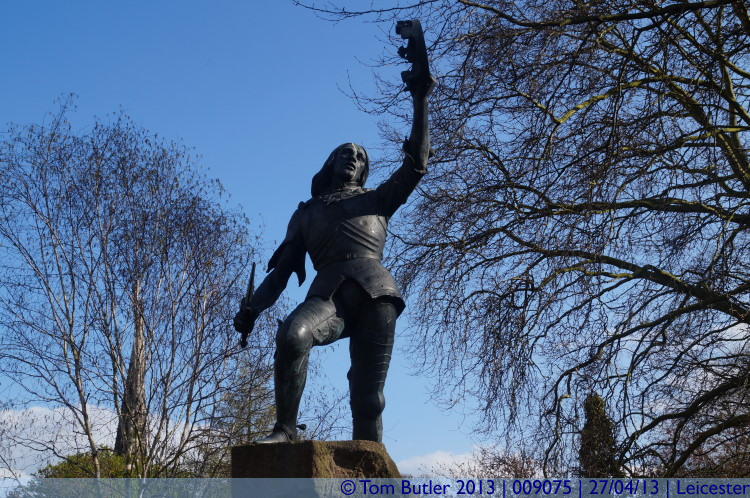 Photo ID: 009075, Richard III in a flattering pose, Leicester, England