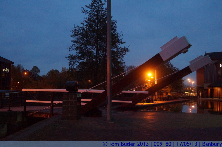 Photo ID: 009180, Typical Oxford canal bridge, Banbury, England