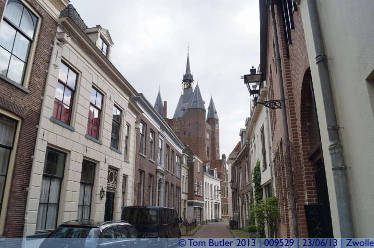 Photo ID: 009529, The Sassenpoort towering over other buildings, Zwolle, Netherlands