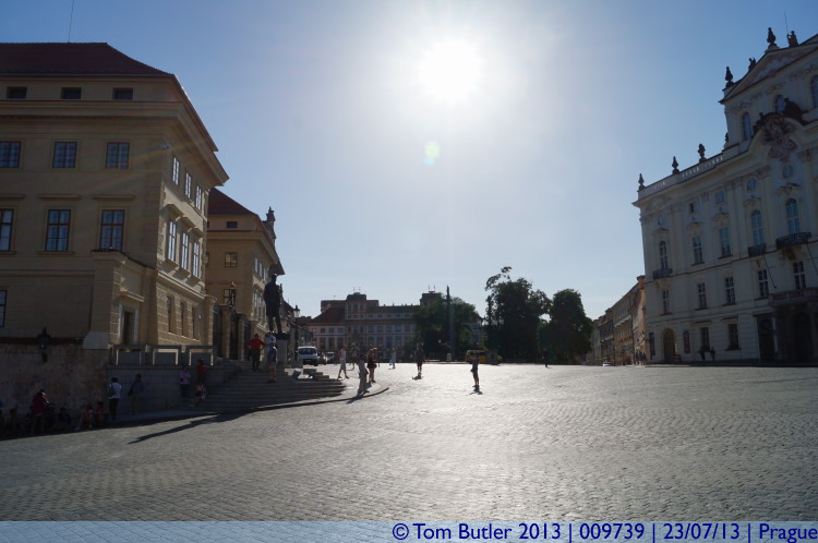 Photo ID: 009739, In front of the castle, Prague, Czechia