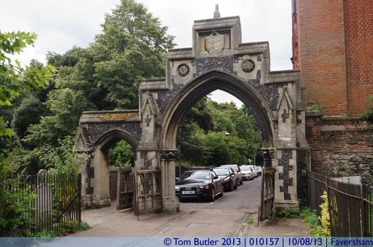 Photo ID: 010157, Gateway to St Mary's, Faversham, England