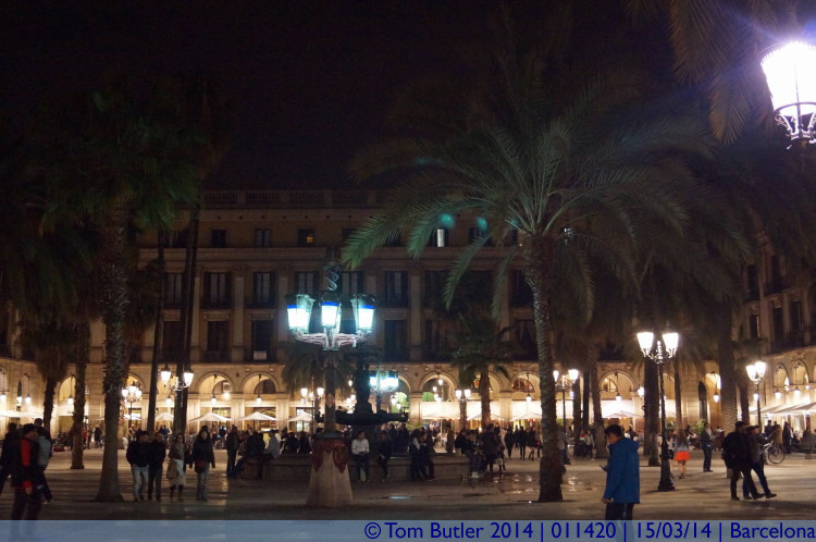 Photo ID: 011420, Plaa Reil at night, Barcelona, Spain