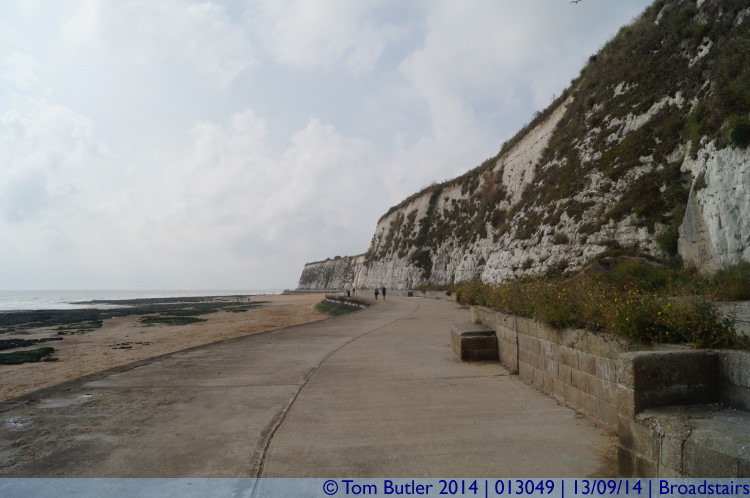 Photo ID: 013049, Cliff bottom walk, Broadstairs, England