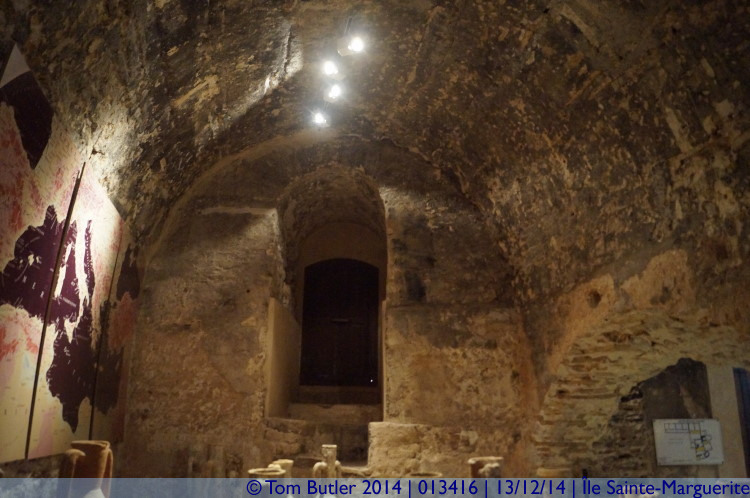 Photo ID: 013416, In the Roman Cistern, le Sainte-Marguerite, France