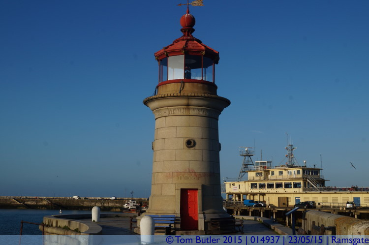 Photo ID: 014937, Lighthouse, Ramsgate, England