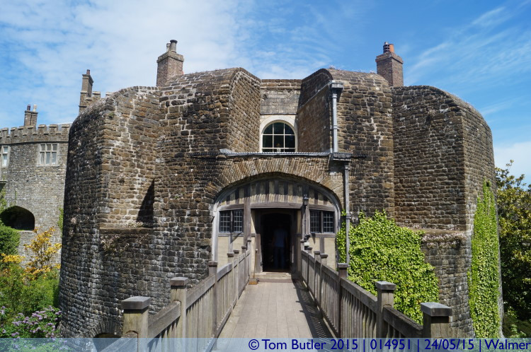 Photo ID: 014951, Rear entrance to the castle, Walmer, England