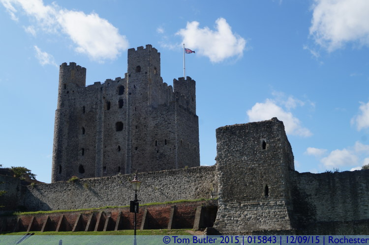 Photo ID: 015843, Castle and Curtain Wall, Rochester, England
