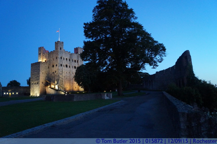Photo ID: 015872, Castle at dusk, Rochester, England