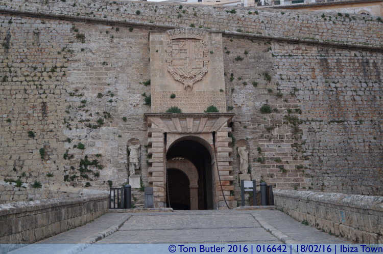 Photo ID: 016642, Outside the gate, Ibiza Town, Spain