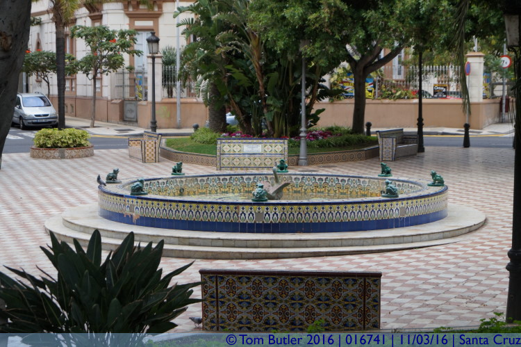 Photo ID: 016741, Fountain in the Plaza, Santa Cruz, Spain