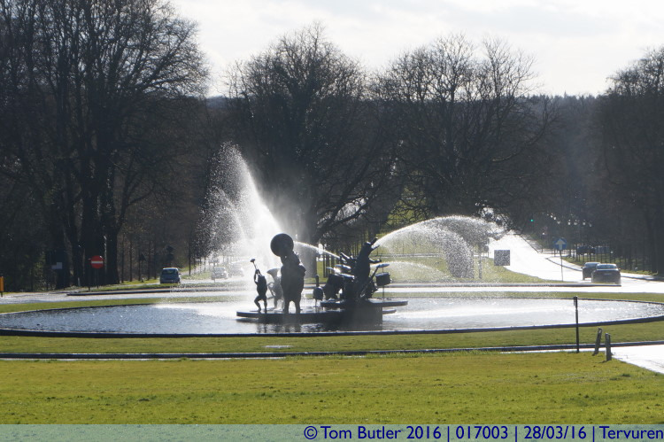 Photo ID: 017003, Fountain, Tervuren, Belgium