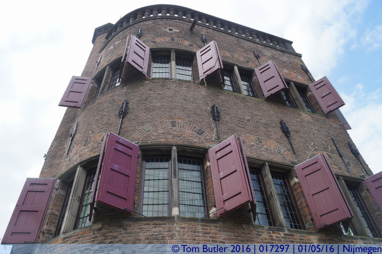 Photo ID: 017297, Looking up to the Belvdre, Nijmegen, Netherlands