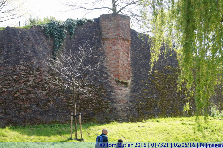 Photo ID: 017321, Walls, Nijmegen, Netherlands