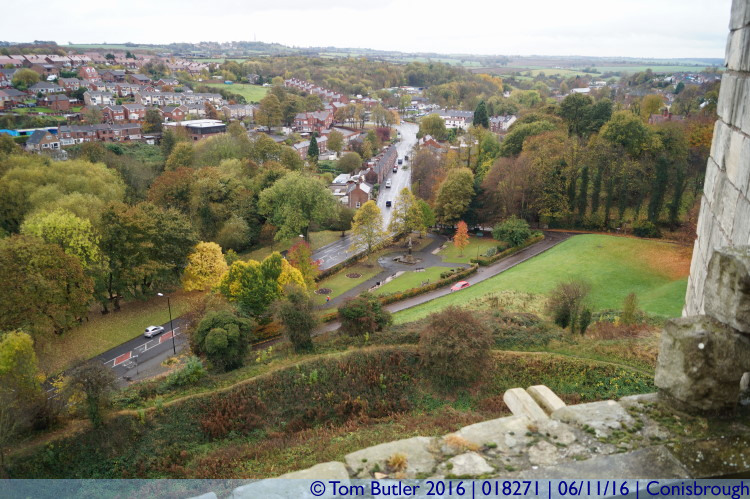 Photo ID: 018271, View from the top, Conisbrough, England