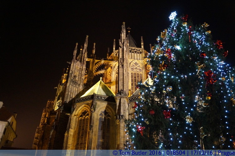 Photo ID: 018504, Cathedral and Christmas tree, Prague, Czechia