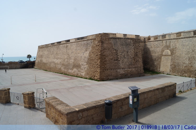 Photo ID: 018918, Walls of the Puertas de Tierra, Cadiz, Spain