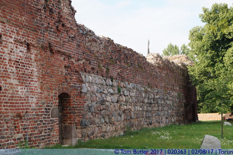 Photo ID: 020363, Castle walls, Torun, Poland